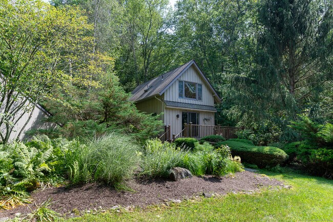 Building Photo - 40 Camps Flat Rd