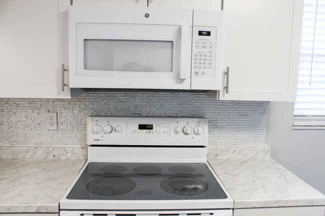 Building Photo - 178 175th Ave E