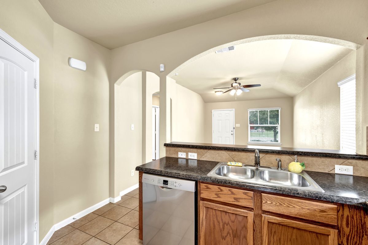 Building Photo - 1048 Lilac Wind