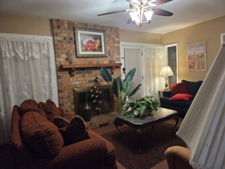 Building Photo - 5326 Main St