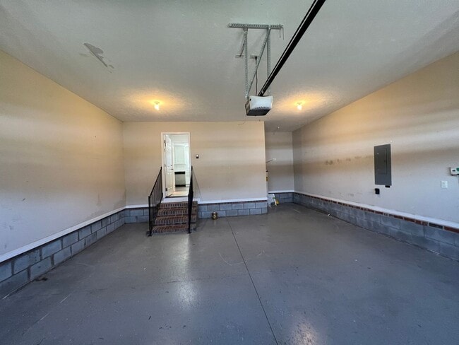 Building Photo - Gorgeous Westgate Home with Access to Community Amenities