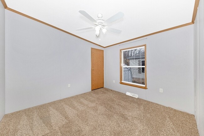 Building Photo - 16114 McGregor Dr