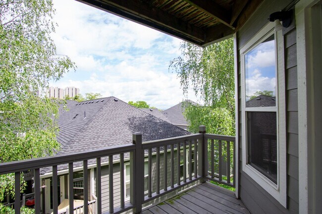 Building Photo - Bright & Spacious 2-Bed/2 Bath with W/D, D...