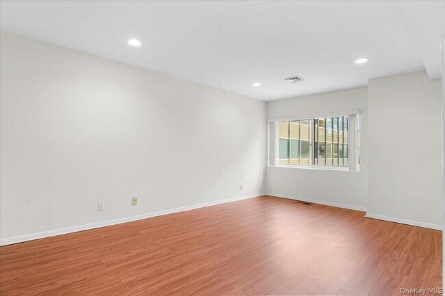 Building Photo - 100 Cutter Mill Rd