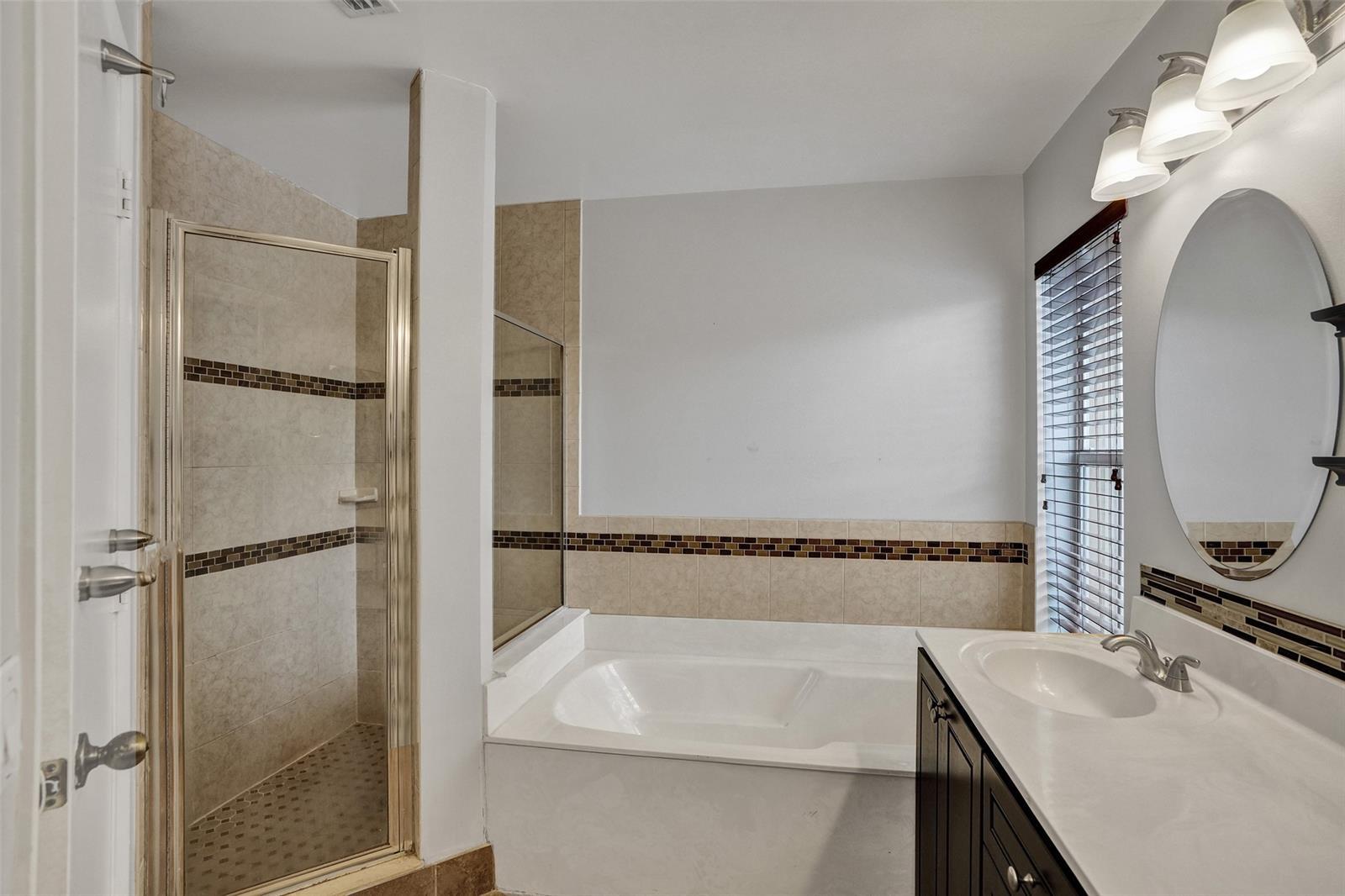 Building Photo - 839 Falling Water Rd