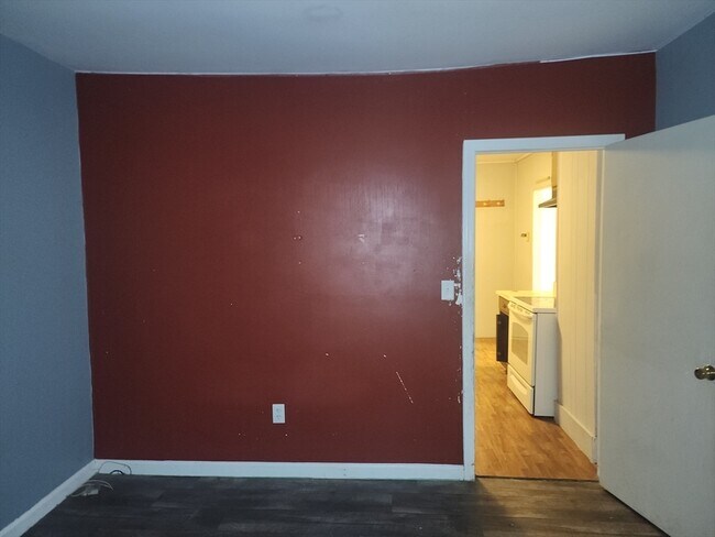 Building Photo - 39 Elmwood St