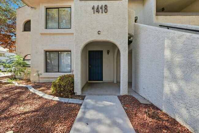 Building Photo - Beautifully Updated 2BR/2BA Downstairs Condo – Move-In Ready!