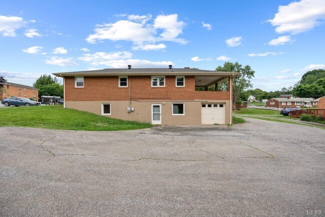 Building Photo - 106 Bryant Rd
