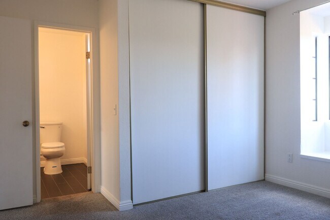 Building Photo - Spacious 3 bedrooms 3 full baths home in Chula Vista