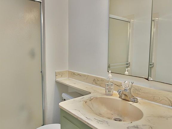 Building Photo - "Charming 3-Bedroom Home with Granite Touc...