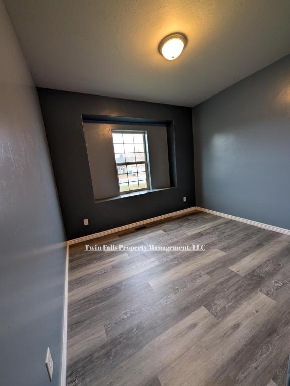 Building Photo - 763 Birchwood Rd