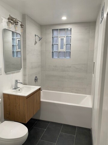 Building Photo - 4813 S Prairie Ave