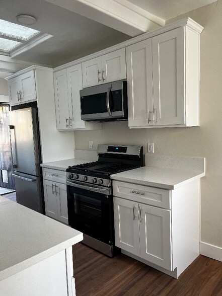 Building Photo - 1348 Olivine Ave