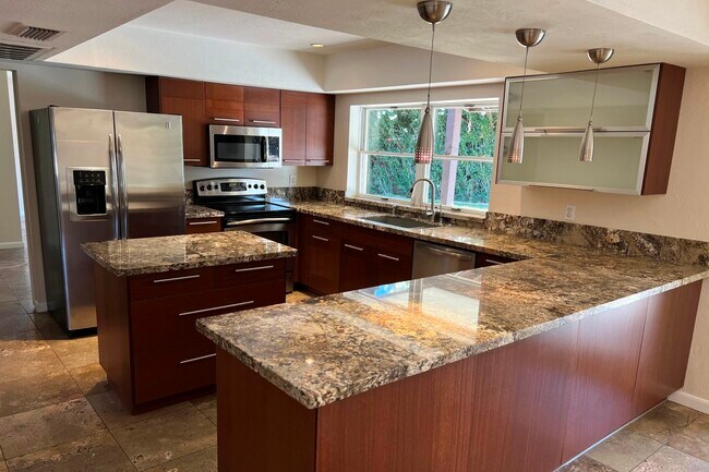 Building Photo - 4539 E Karen Dr