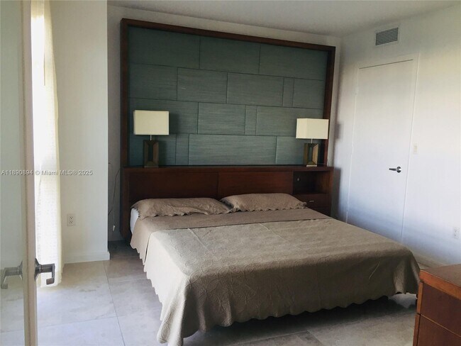 Building Photo - 50 Biscayne Blvd