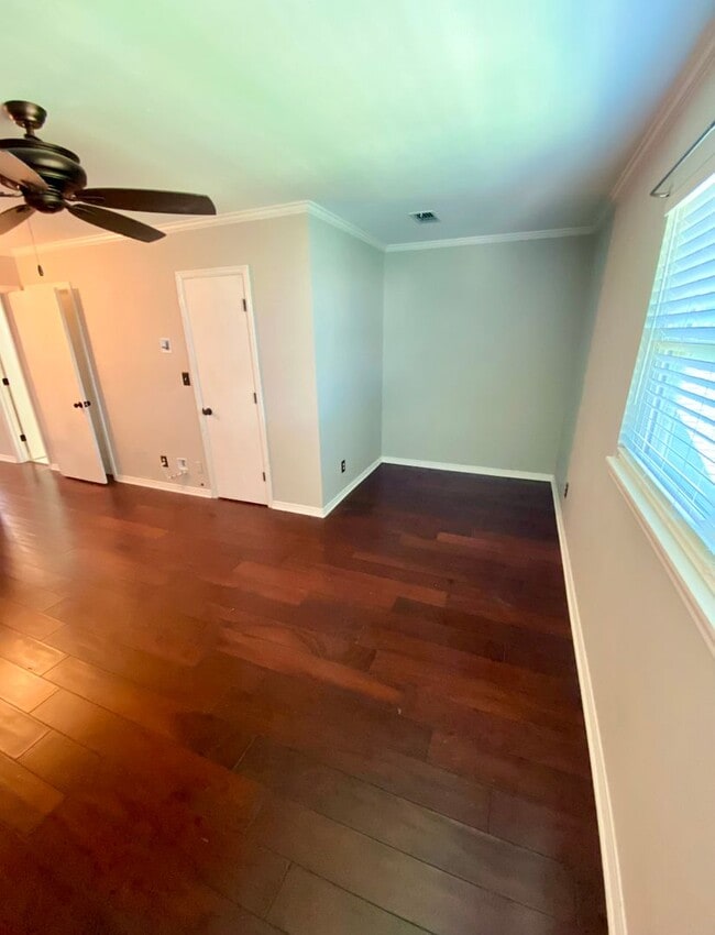 Building Photo - ** 3/1.5 RIVER OAKS CONDOMINIUM **