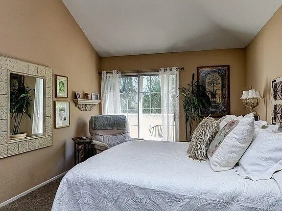 Building Photo - 24105 Del Monte Dr