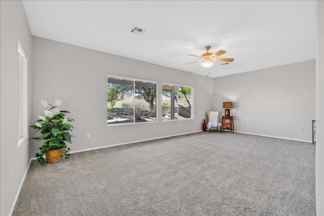Building Photo - Golf Course Views in Sun City Anthem!  Age...