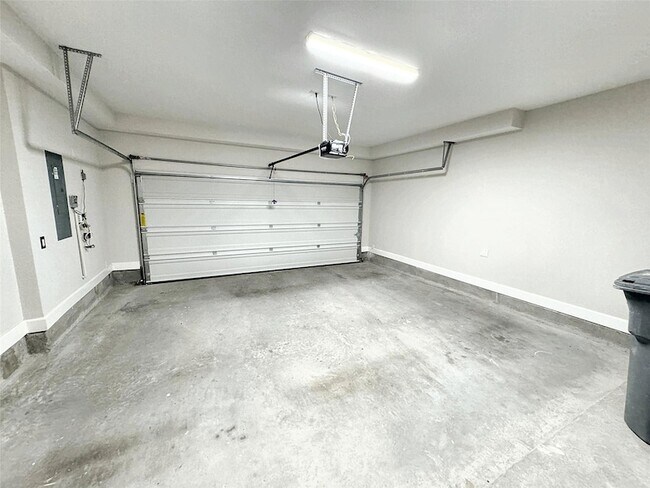 Building Photo - 1367 Branchwood Pl