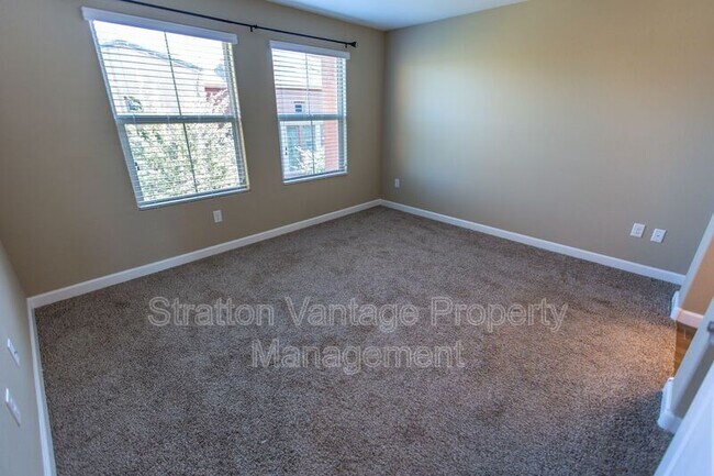 Building Photo - 240 W Juniper Ave