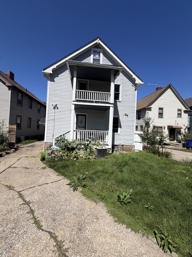 Building Photo - 14300 Darwin Ave