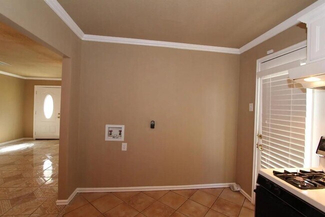 Building Photo - 2610 35th St