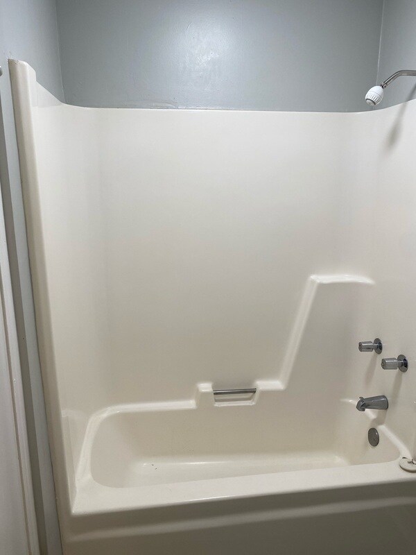 Building Photo - 200 Autumn Dr