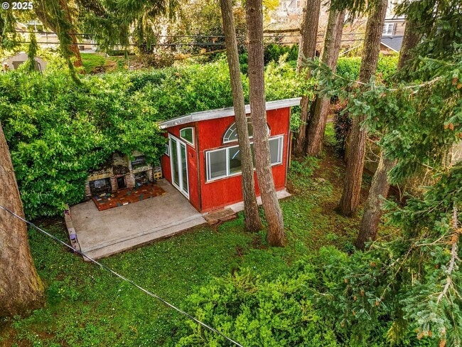 Building Photo - Gorgeous College Hill 4 BD, 3BA in desirab...