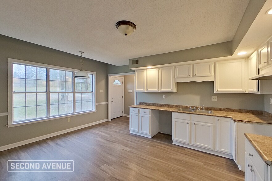 Building Photo - 6625 Rocky Park Dr