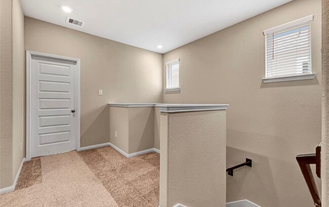 Building Photo - 16104 Oregon Oak Dr