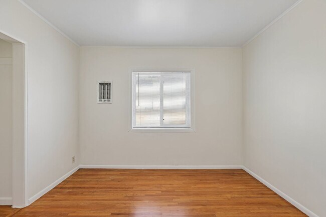 Building Photo - 3Bd/2ba Home w/parking in Santa Monica