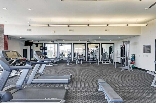 Building Photo - 1380 River Bend Dr