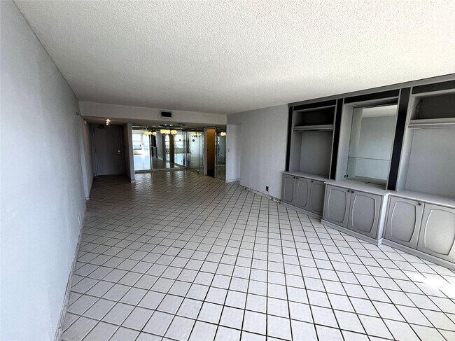 Building Photo - 3500 Galt Ocean Dr