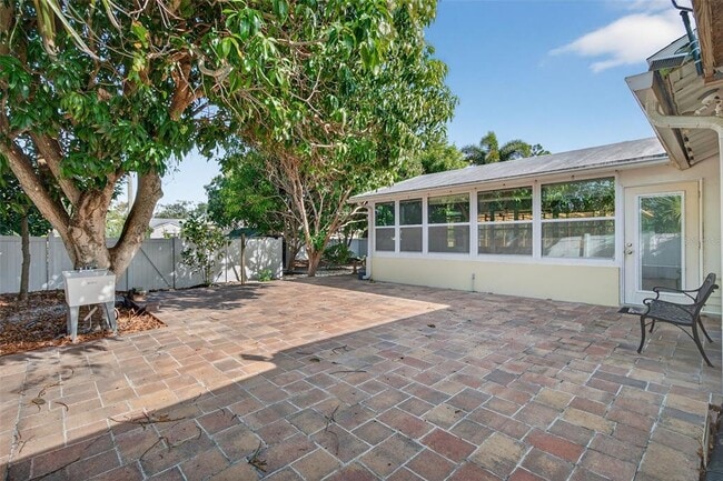 Building Photo - 5883 Darren Ct