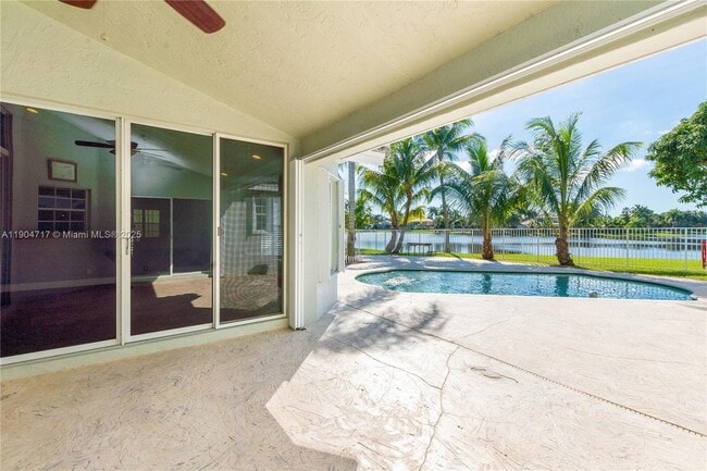 Building Photo - 642 Heritage Dr