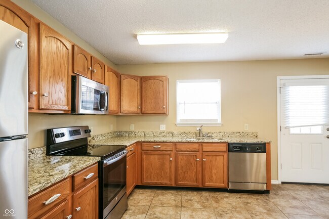 Building Photo - 735 Streamside Dr