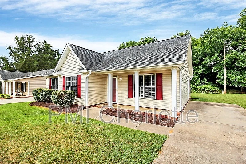 Building Photo - Room in House on S Ridge Ave