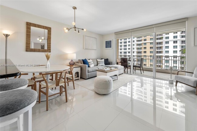 Primary Photo - 701 Brickell Key Blvd