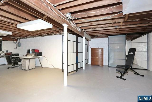 Building Photo - 420 North St