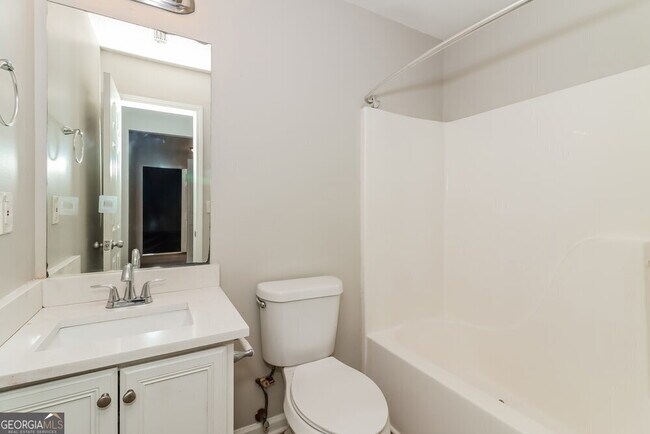 Building Photo - 450 Boxelder Rd