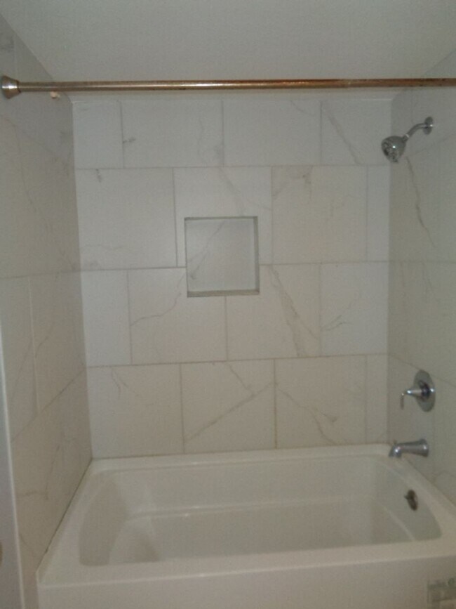 Building Photo - Spacious condo in Scottsdale-close to Scot...