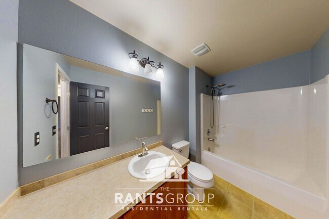 Building Photo - Updated Yelm Home with A/C, Bonus Room, and Fenced Yard!