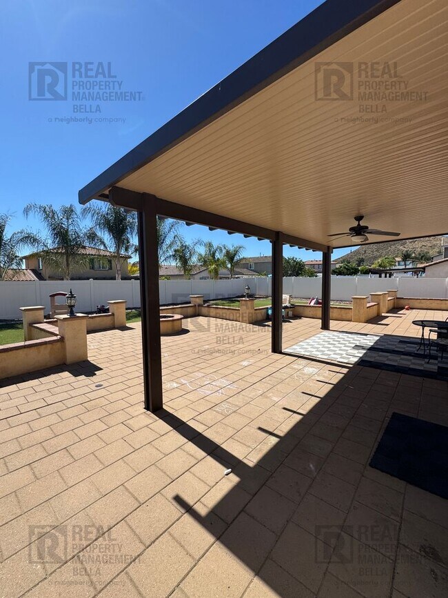 Building Photo - Spacious 4-Bedroom Menifee Home with Downs...