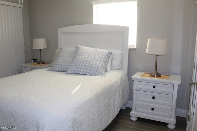 Building Photo - 16881 Davis Rd