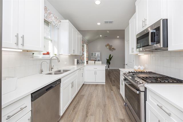 Building Photo - 11619 Chepstow Crescent Ct