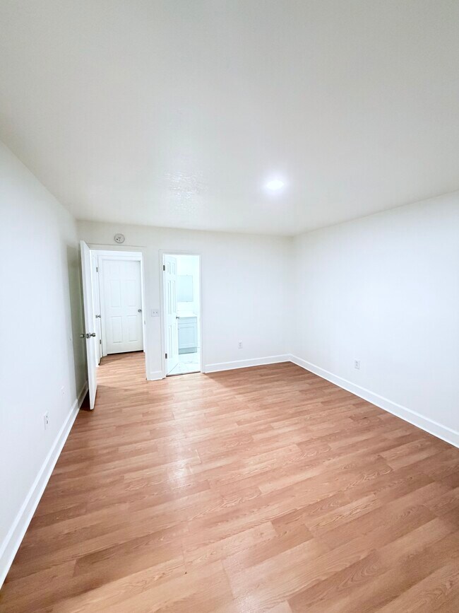 Building Photo - 155 Sheeler Ave