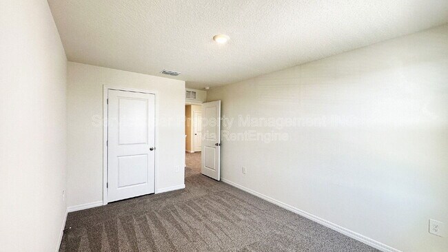 Building Photo - 2926 Rock Sound St