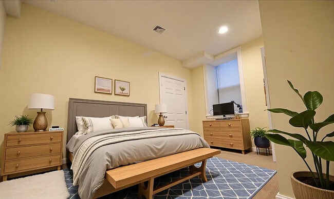 Building Photo - 1203 Beacon St