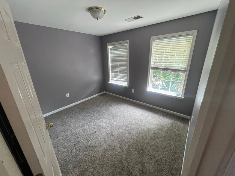 Building Photo - 14304 Fallsmere Cir