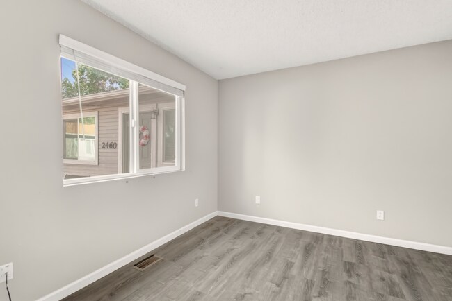 Building Photo - 2462 E Willamette Ave